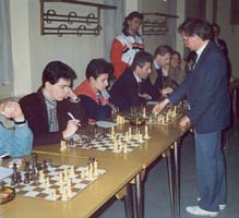 1990 - Simultanea del maestro HUDYAKOV